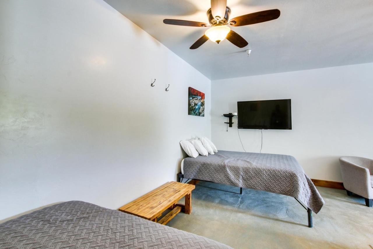 Central Lava Hot Springs Studio With Deck And Views! Exterior photo