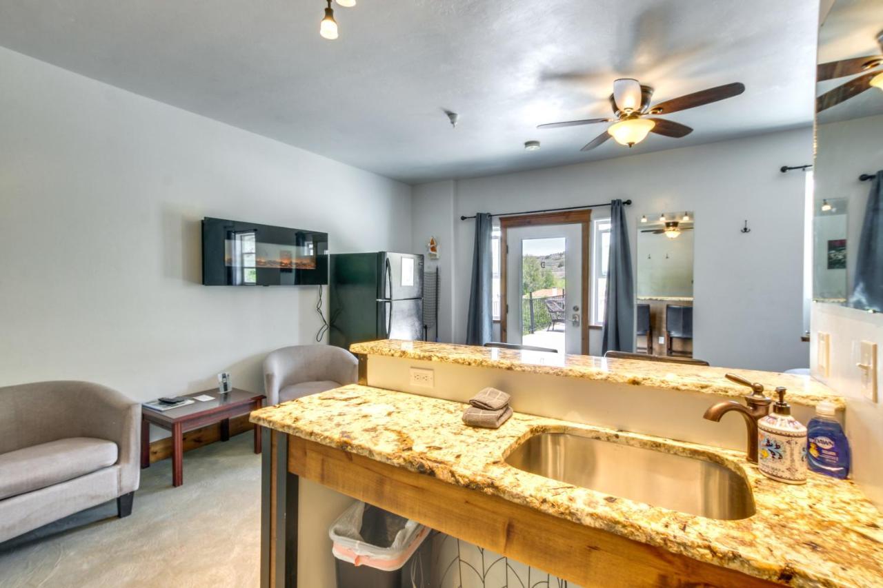 Central Lava Hot Springs Studio With Deck And Views! Exterior photo