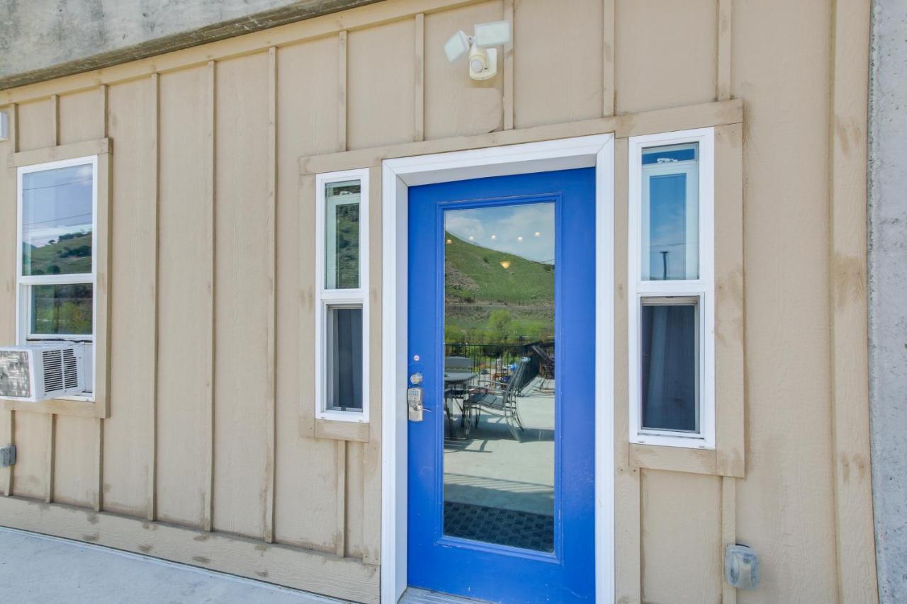 Central Lava Hot Springs Studio With Deck And Views! Exterior photo